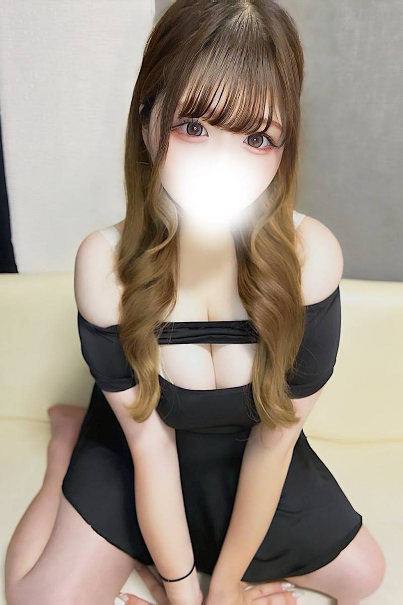 上野まいな